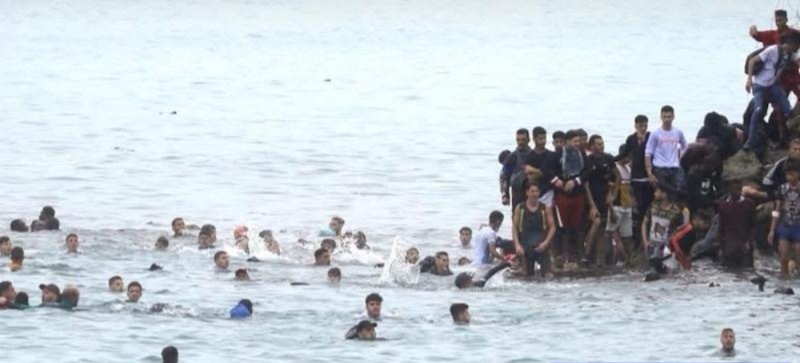 مفارقة التنمية".. تقرير هولندي يوضح كيف يرفع التطور الاقتصادي تطلعات الشباب للرحيل"