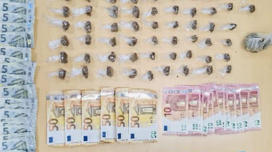 اعتقال مروج مخدرات في حيّ سكني بمليلية وحجز كميات من الكوكايين والحشيش والماريجوانا