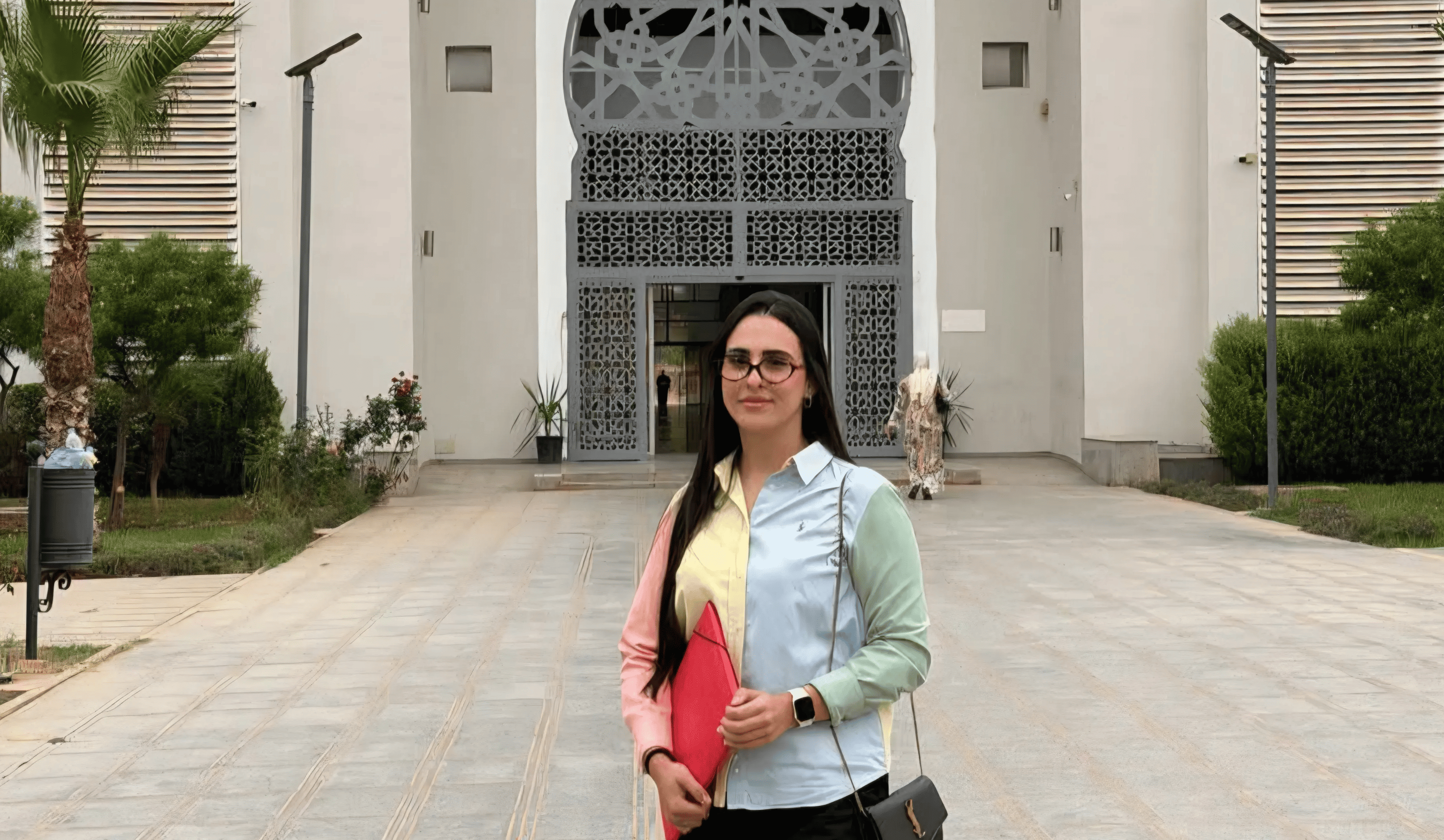 كريمة رئيس مجلس إقليم الناظور سناء الرحموني تضع ترشيحها وكيلة للائحـة "الوردة" بجهة الشرق