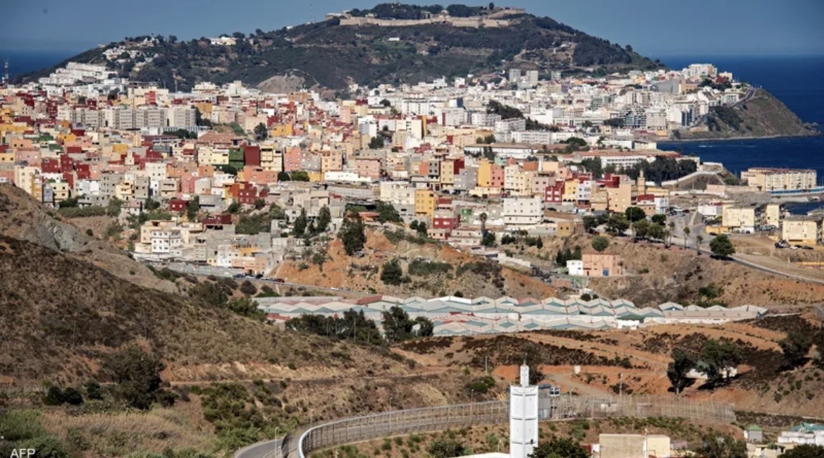 سلطات سبتة تفتح بحثاً بشأن رسالة منسوبة للخارجية المغربية استهدفت ثانوية بالمدينة