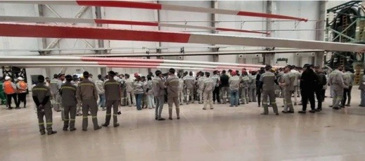 عمال مصنع "أيلون" يوقفون العمل احتجاجا على "التضييق" على العمل النقابي