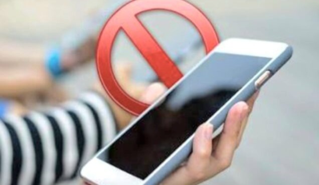 قرار جديد يقضي بالحظر الكلي للهواتف داخل المدارس