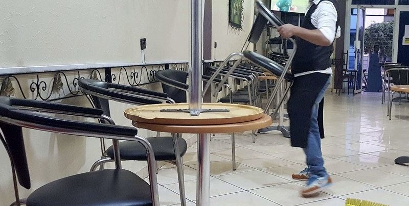توقيف نادل مقهى يشتبه في تورطه في استدراج قاصر وهتك عرضها بالحسيمة
