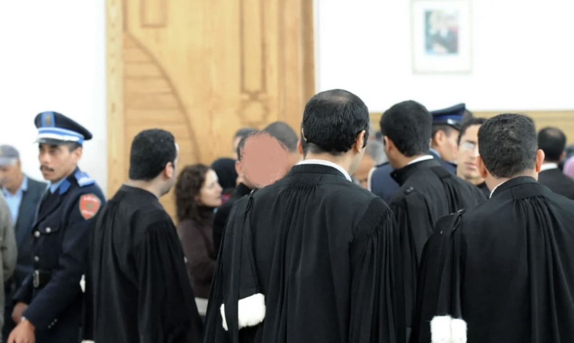 جدل واسع يعقب تصريح "ألف محام بلا بطاقة وطنية"