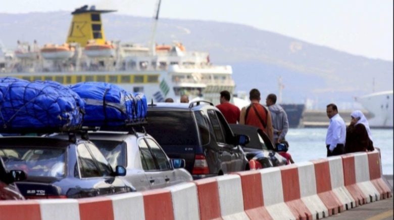 أفراد من الجالية يشتكون من لسعات البق في باخرة قادمة من فرنسا إلى الناظور