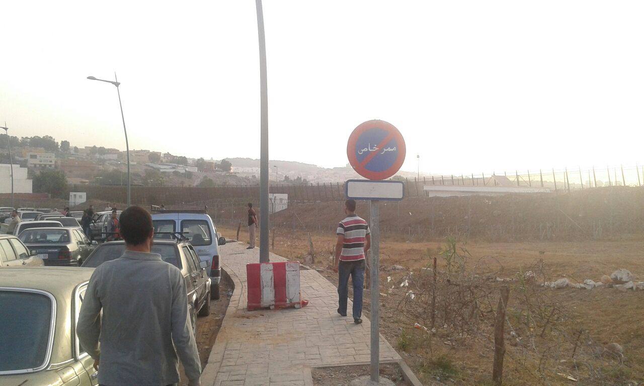 مواطنون يناشدون الجهات المسؤولة التدخل لتنظيم حركة المرورية بمعبر فرخانة الحدودي