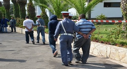 إحالة ثلاثة جزائريين على النيابة العامة بالناظور بعد ضلوعهم في سرقة فيلا براس الماء