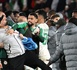 "كاف" تصدر عقوبات ثقيلة على منتخب الجزائر بعد أحداث ربع نهائي الكان