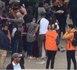شجار بين أصحاب الفراشات بسوق أولاد ميمون ينتهي بتجرد شخص من ملابسه وسط الشارع العام
