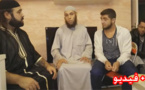 بالفيديو.. شباب ينحدرون من الريف يلقنون الشهادة لشاب إسباني إعتنق الاسلام 