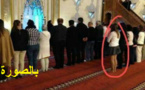 مثير بالصورة: فتاة تصلي بـ"تنورة قصيرة" وهذا ما علّق به فيصل القاسم
