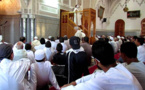 مصلي يعترض على خطيب جمعة هاجم مظاهرات محسن فكري 