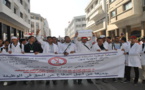 الأساتذة المتدربين بالحسيمة ينتفضون ضد الخرق الحكومي ويجسدون احتجاجا أمام المديرية الإقليمية