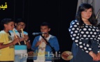 الطفلة الناظورية "مريم" التي غنّت أول مرة فأبهرت الجمهور تغني عن "الأم" بصوتها الملائكي