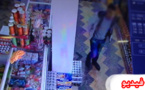 كاميرا مراقبة ترصد لحظة سرقة لص لهاتف ذكي من أحد المحلات التجارية بمدينة الناظور 