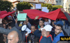 احتجاجات ترفض  تحرك نشطاء الحراك الشعبي  بساحة التحرير بمدينة الناظور 