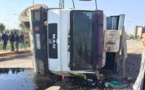 إنقلاب شاحنة في حادث سير بمدخل العروي