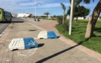 تثبيت حواجز على رصيف حديقة وسط بني أنصار للقطع مع استغلاله من طرف سائقي مقاتلات التهريب المعيشي