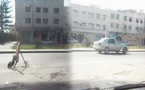 كم حاجة قضيناها بتركها.. بدل إصلاح حفرة تتوسط شارعا بالناظور تمّ ترك "إشارة بدء الأشغال" لما يفوق الشهر
