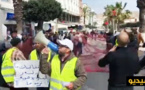 الصيادون بميناء الحسيمة ينظمون مسيرة إحتجاجية الى مقر العمالة وهذه مطالبهم