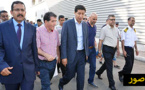رئيس الجهة بعيوي يلتقي بمهني الصيد بمناء بني أنصار ويستمع لمشاكلهم 