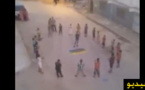 أطفال بالحسيمة يجسدون حلقية نقاش وإحتجاج للمطالبة بإطلاق سراح المعتقلين 