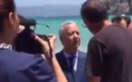 فيديو.. وزير السياحة يستمع للمصطافين بشاطئ كيمادو