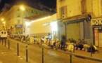 الصلاة الليلية للمسلمين في الشوارع تدهش الباريسيين