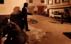 بالفيديو.. مواجهات ليلية بين قوات الأمن ومحتجين بمدينة إمزورن إستعملت فيها الحجارة