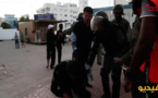 شاهدوا "دوخة" شرطي بعد إصابته بالغازات المسيلة للدموع
