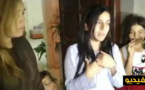 سيليا من أمام منزلها: سعيدة جدا بالحرية لكن الفرحة لن تكتمل حتى إطلاق سراح جميع المعتقلين