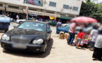 سائقو سيارات يزاحمون الفراشة على احتلال الأرصفة بالناظور أما المترجلون يمكنهم شرب مياه البحر