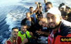 بالفيديو : نشطاء "حراكيون" يركبون قوارب الموت بحثا عن الفردوس الاروبي 