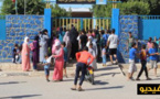 بالفيديو.. نساء حي أولاد اعمامو بزايو يقرعن الآواني  إحتجاجا على عدم الإستجابة للملف المطلبي لساكنة الحي 