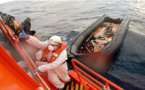 إعتراض قارب مطاطي أبحر من سواحل الحسيمة على متنه 32 مهاجرا سريا بينهم 4 نساء