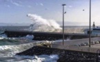 الرياح العاصفية توقف حركة الملاحة البحرية بين موانئ شمال المغرب وإسبانيا