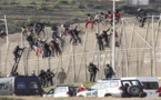 السلطات المغربية تحبط محاولة اقتحام 300 مهاجر سري لمعبر الثغر المحتل