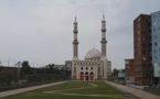 أكبر مسجد بهولندا مهدد بالإفلاس بسبب إمتناع المغاربة مشاركة إدارته مع العرب