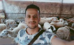 الحلاق الناظوري المعروف بخرجاته الإنسانية يوزع الأضاحي على الأسر المعوزة بالناظور