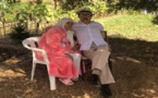 بعد غيابه طويلا عن الفايسبوك.. القيادي الريفي "العماري" يظهر مجددا برفقة والدته بمناسبة العيد