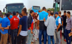 الناظور.. طلبة بوعرك يوقفون ثلاث حافلات بالطريق العمومي احتجاجا على التأخير 