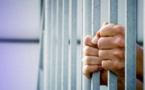 الحسيمة.. المحكمة تدين "معاقا" بالحبس النافذ بعد متابعته بتهمة ترويج المخدرات