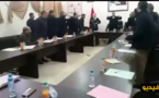 مهزلة.. تراشق بالقنينات بين أعضاء مجلس جماعة بني شيكر بسبب خلاف حول حافلة نقل الطلبة  