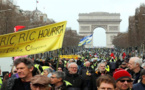للأسبوع الـ17.. "السترات الصفراء" تحتج في شوارع فرنسا