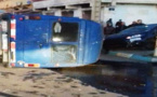 انقلاب سيارة محملة بزيت الزيتون وسط مدينة العروي