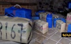 شاهدوا بالفيديو.. ضبط 4 أطنان من الحشيش وإعتقال 10 مهربين مغاربة بقاديس