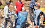 جمعية بادر للتنمية الاجتماعية بتعاون مع جماعة الناظور تقود حملة نظافة واسعة بحي بويزازن