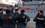 دولة أوروبية تسن قانونا لإحتجاز سفن المهاجرين  التي تدخل مياهها الإقليمية ‏