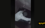 شاهدوا... هكذا يجازف "الحراكة" بحياتهم عبر أنابيب الصرف الصحي للوصول إلى الميناء