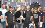 الدريوش.. مؤسسة لتعليم اللغات والإعلاميات تُكرم البطل العالمي في "الكيك بوكسينغ" عزيز قلاح